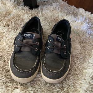 Little boys 11 sperry boat shoes.